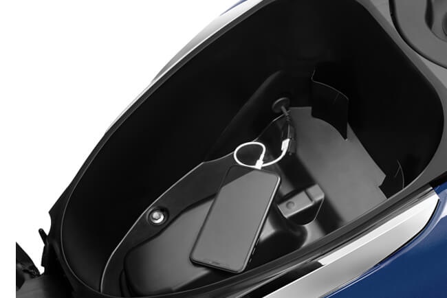 Yamaha Fascino scooter accessories photo